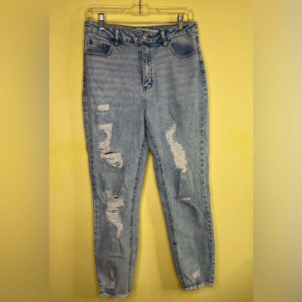 Tinseltown Juniors' Destructed Mom Jeans Size 11 Acid Wash